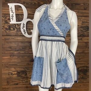 Sur La Table | V-Neck Floral Patchwork Striped Apron Kitchen Cooking Lace